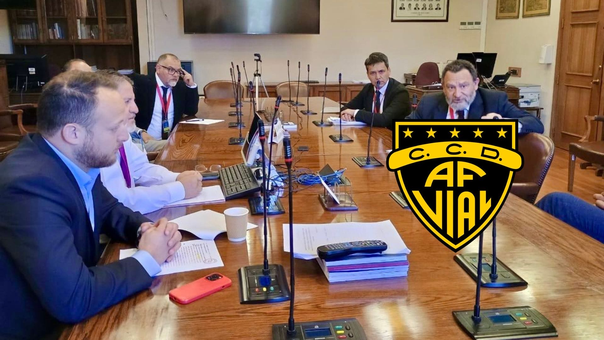Los detalles de la visita de Fernández Vial al Congreso
