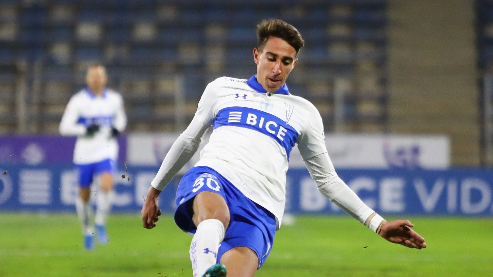 La Salernitana busca desesperadamente la salida de Diego Valencia
