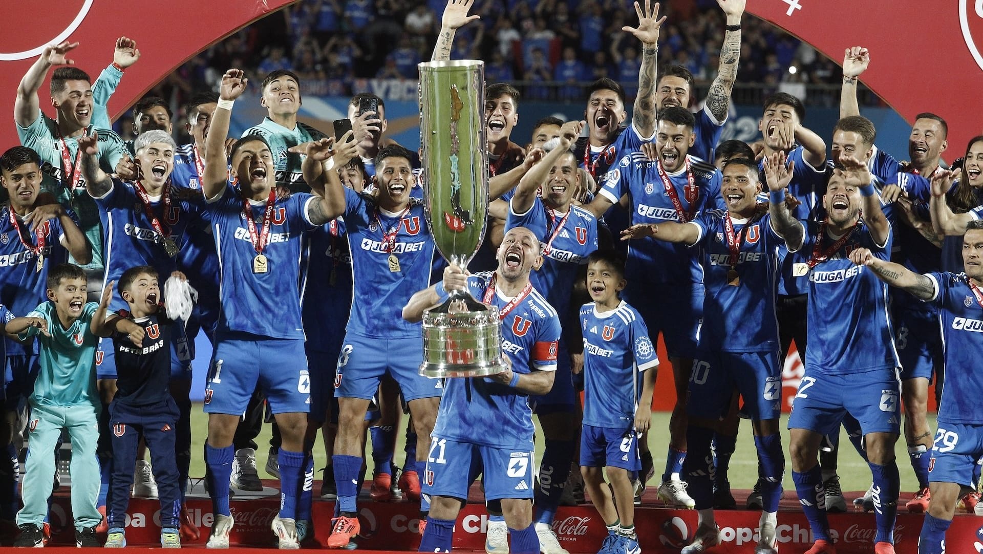Universidad de Chile con billetera en la mesa busca al gran goleador del fútbol chileno en el mercado de pases