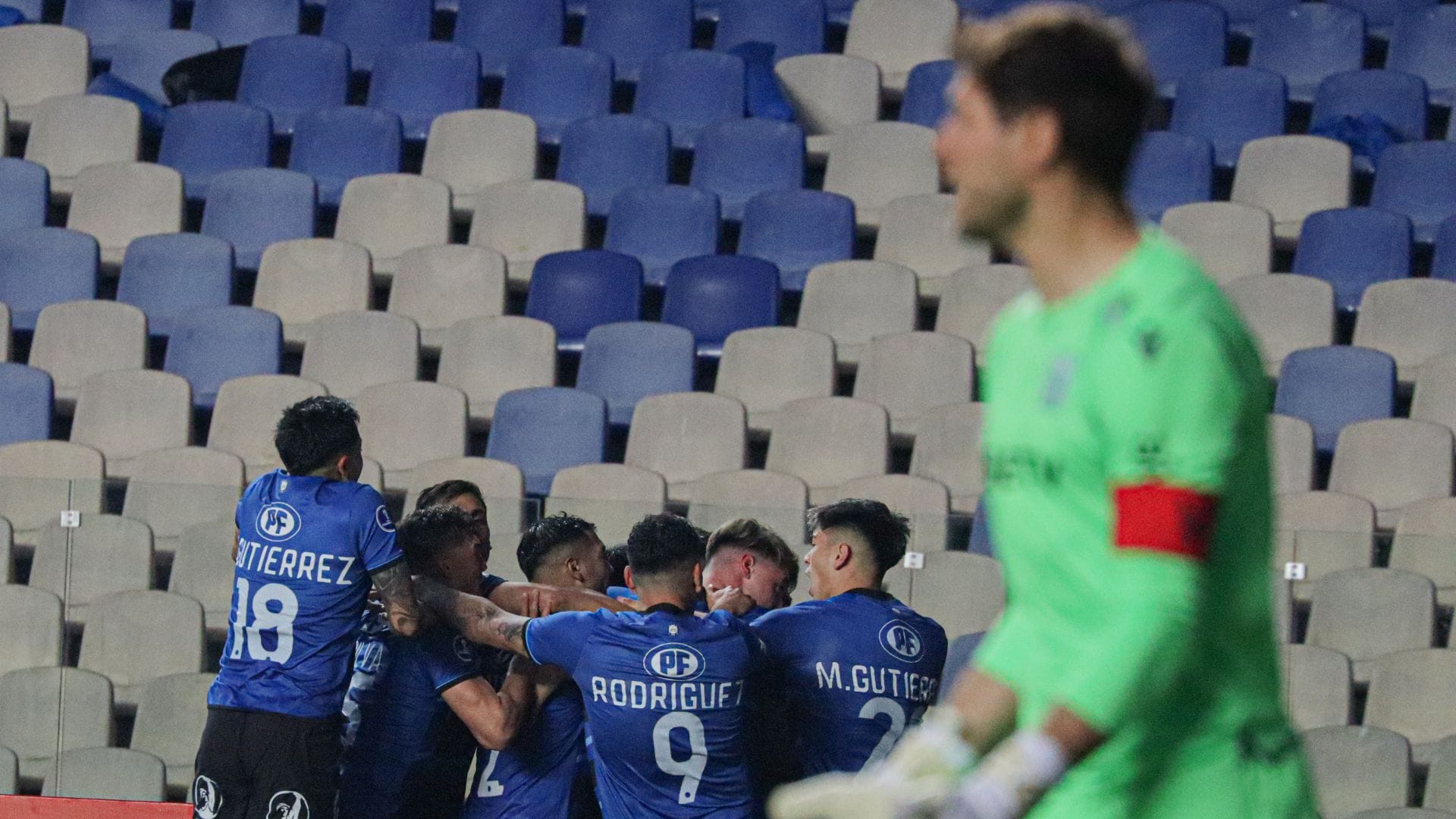 Suma experiencia: Huachipato refuerza su portería con un uruguayo al que hizo sufrir