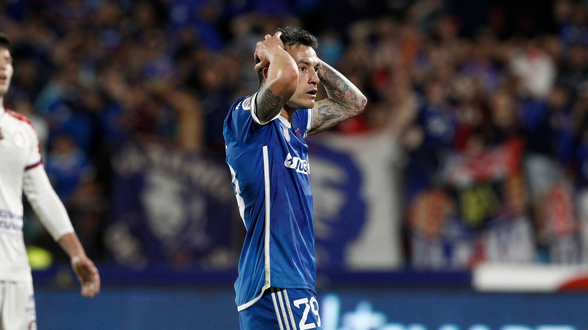 Charles Aránguiz sufre sensible lesión en Universidad de Chile