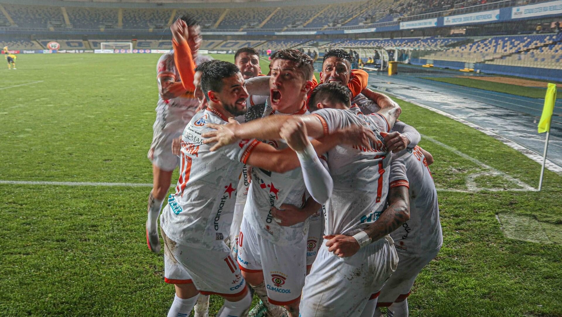 Cobreloa firma a promesa del fútbol chileno en el mercado de pases y manda a préstamo a volante al Biobío