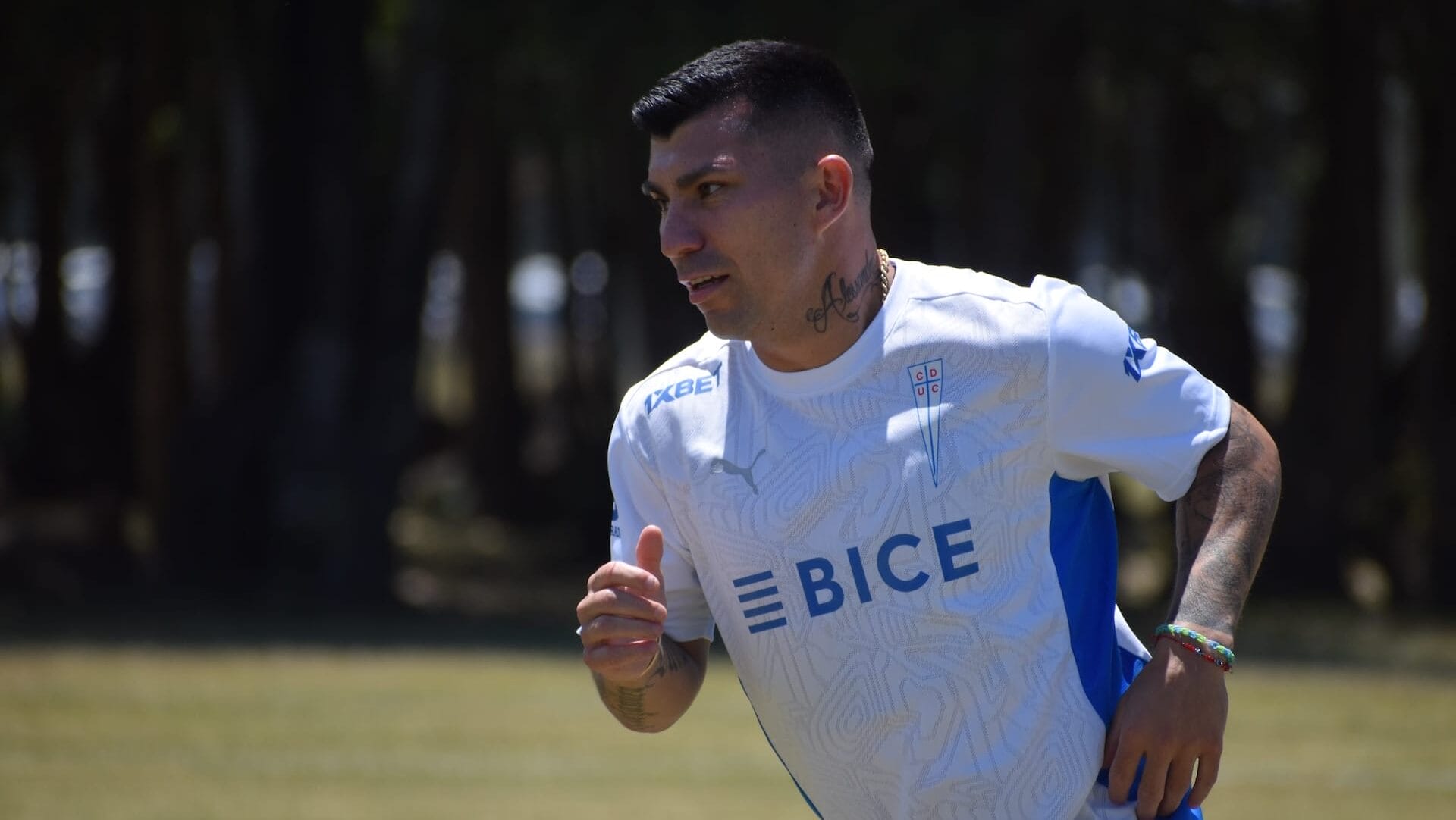 ¡Llegó el ídolo! Gary Medel se suma a la pretemporada de Universidad Católica para ser campeón del fútbol chileno
