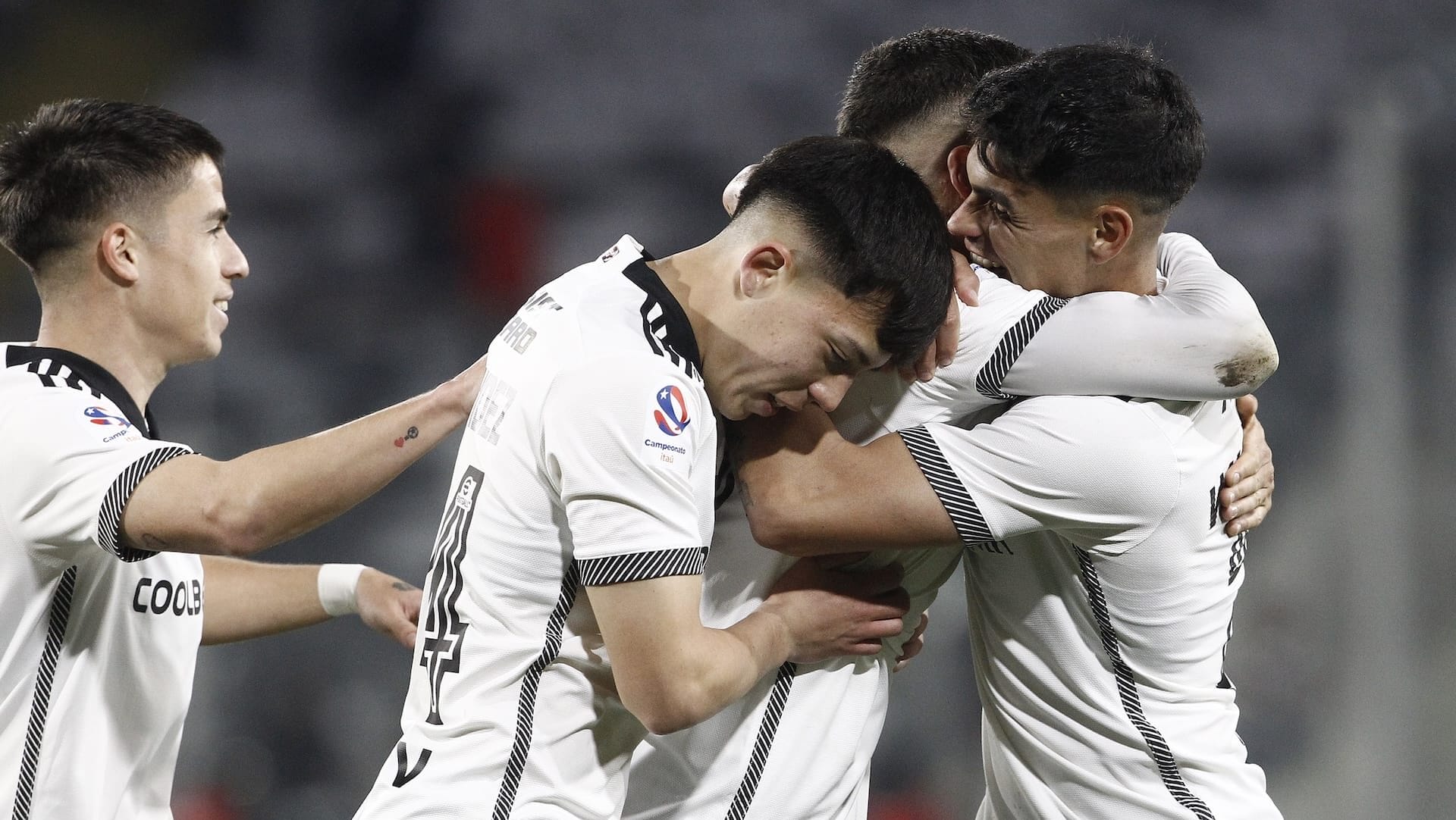 ¡Sorpresivo! Colo Colo deja ir a una naciente figura del fútbol chileno en el mercado de pases