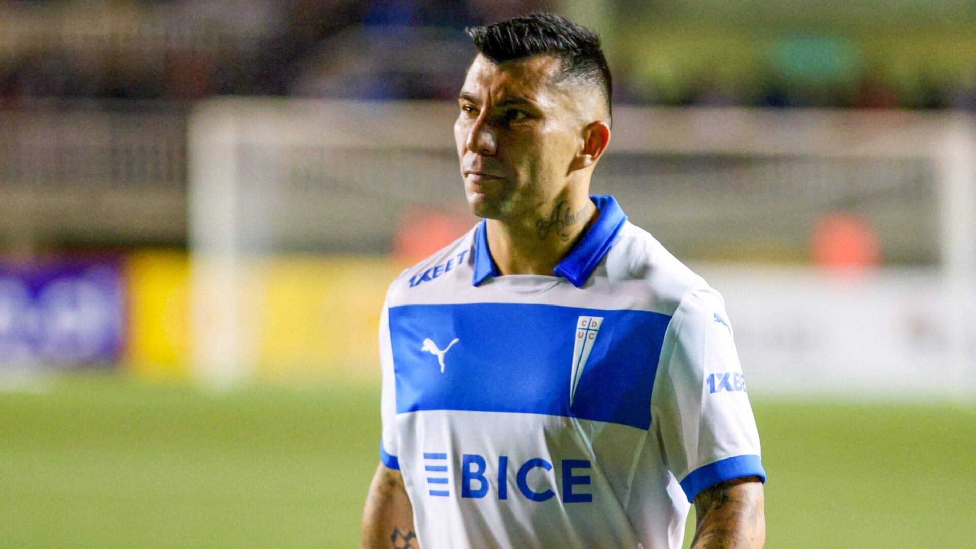 El duro debut que sufrió Gary Medel con la Universidad Católica ante San Luis por Copa Chile