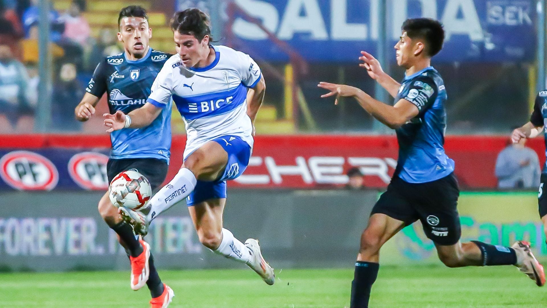 Universidad Católica recibe a un necesitado Deportes Iquique por la Liga de Primera Itaú