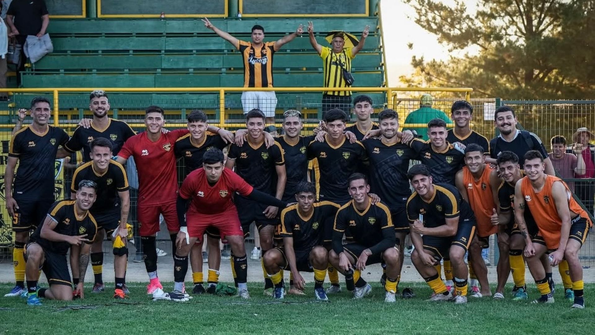 Volvió y con un triunfo: Fernández Vial celebró en partido amistoso
