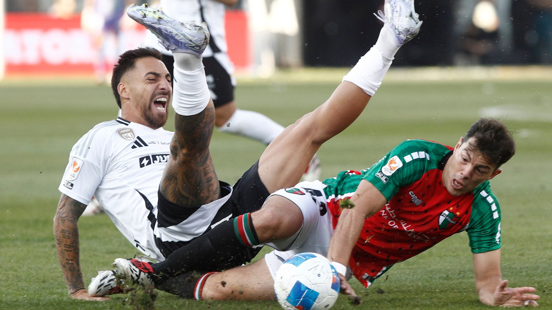 Colo Colo y Palestino protagonizaron vibrante empate en el Monumental