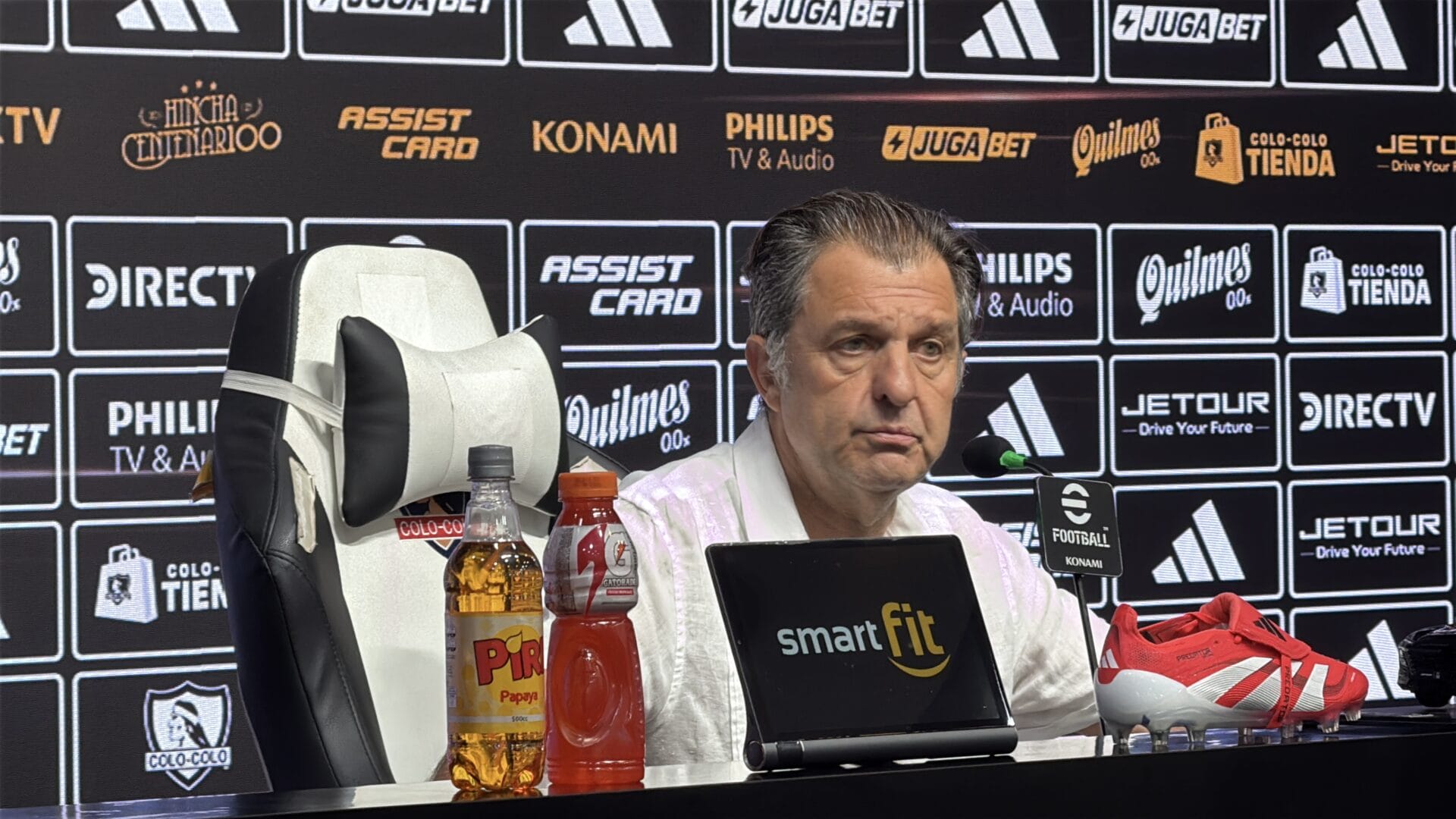 Club Social y Deportivo Colo Colo dilata la decisión sobre el apoyo o no a Aníbal Mosa en Blanco y Negro