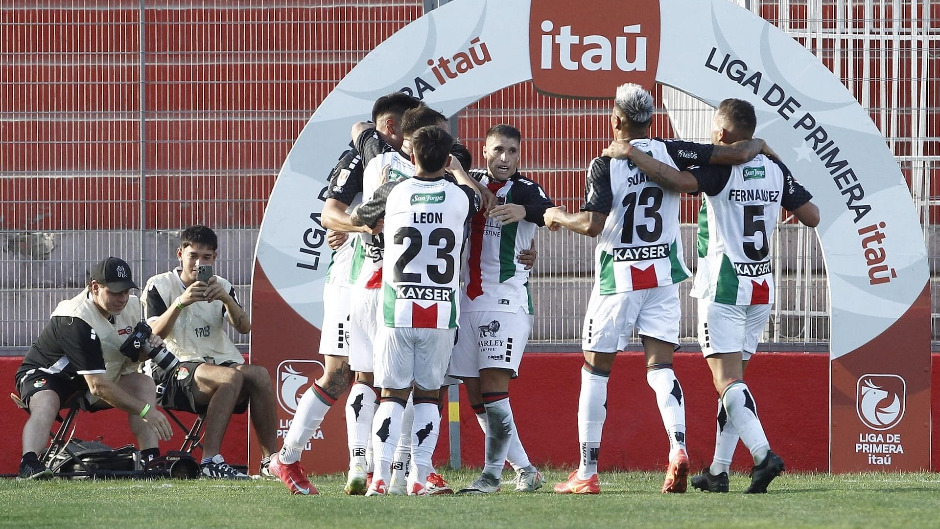 “Mi mamá está privada de libertad”: Figura del Palestino y del fútbol chileno realizó potente confesión