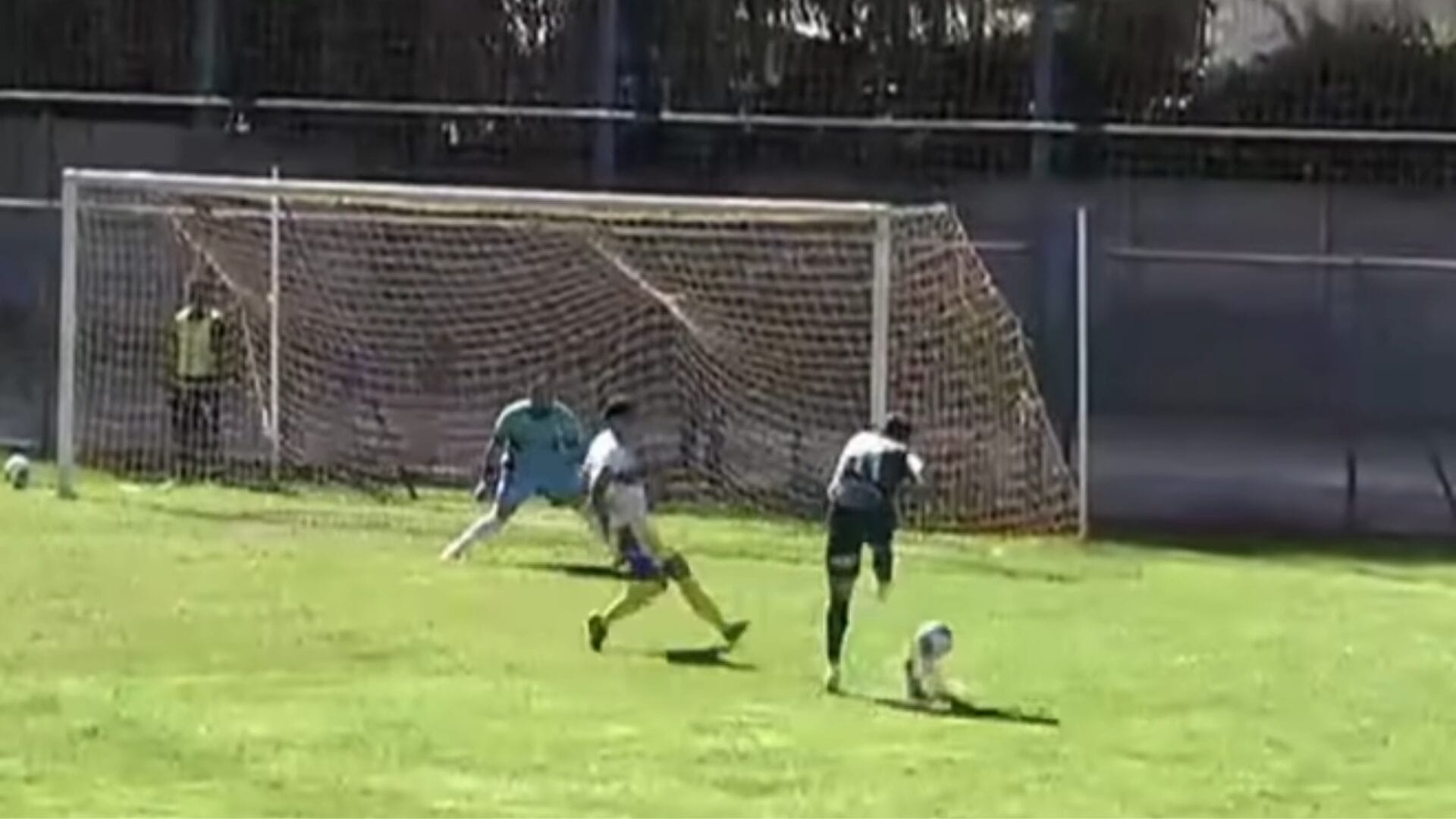 ¡Insólito! El pésimo estado de la cancha perjudicó a crack en la Segunda División del fútbol chileno