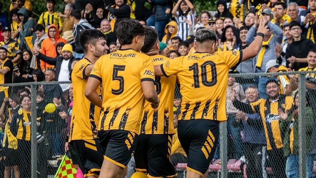 Fernández Vial y Huachipato empataron en partido amistoso