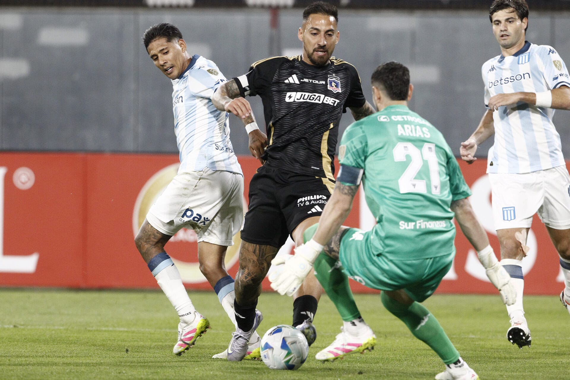 Racing pierde una pieza clave antes de enfrentar a Colo Colo
