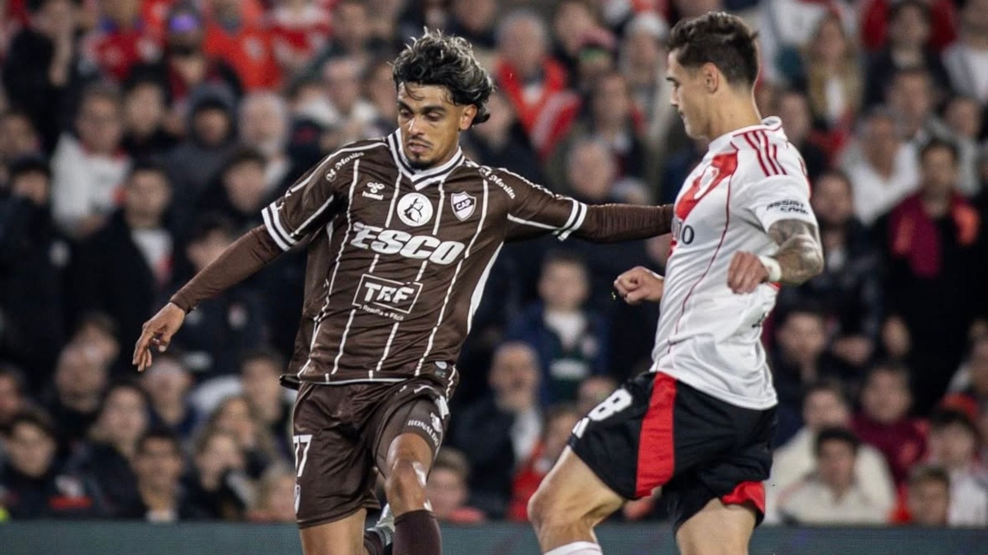 ¡Fracaso monumental! River Plate cae eliminado en casa ante Platense y otro chileno sueña con el título