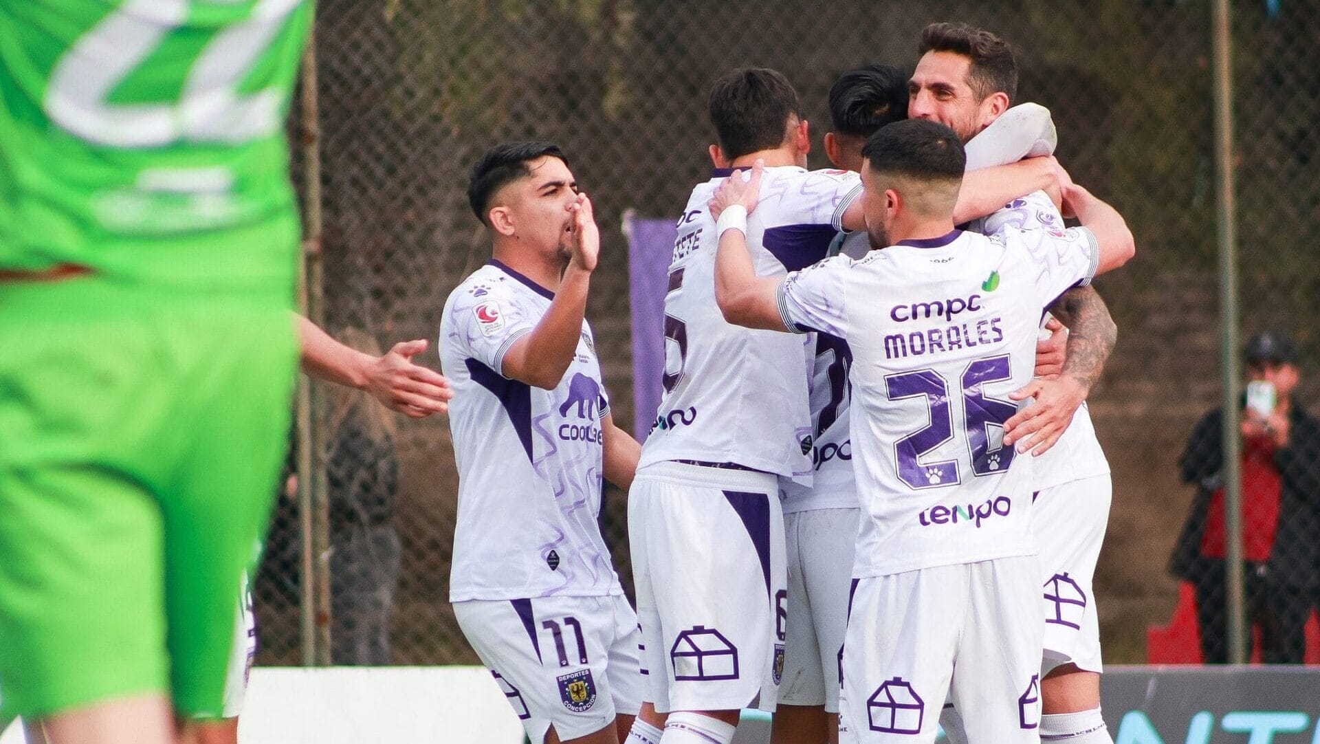 Joaquín Larrivey y Josué Ovalle guiaron a Deportes Concepción a una gran victoria ante Recoleta en Primera B