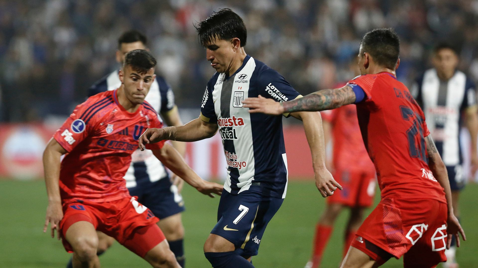 Universidad de Chile denuncia a Alianza Lima ante Conmebol por bochornosos incidentes en Perú