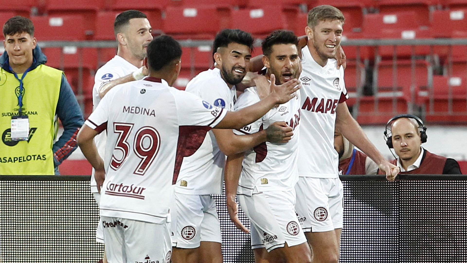 Figura y goleador de Lanús adelantó el partido contra la U por Copa Sudamericana