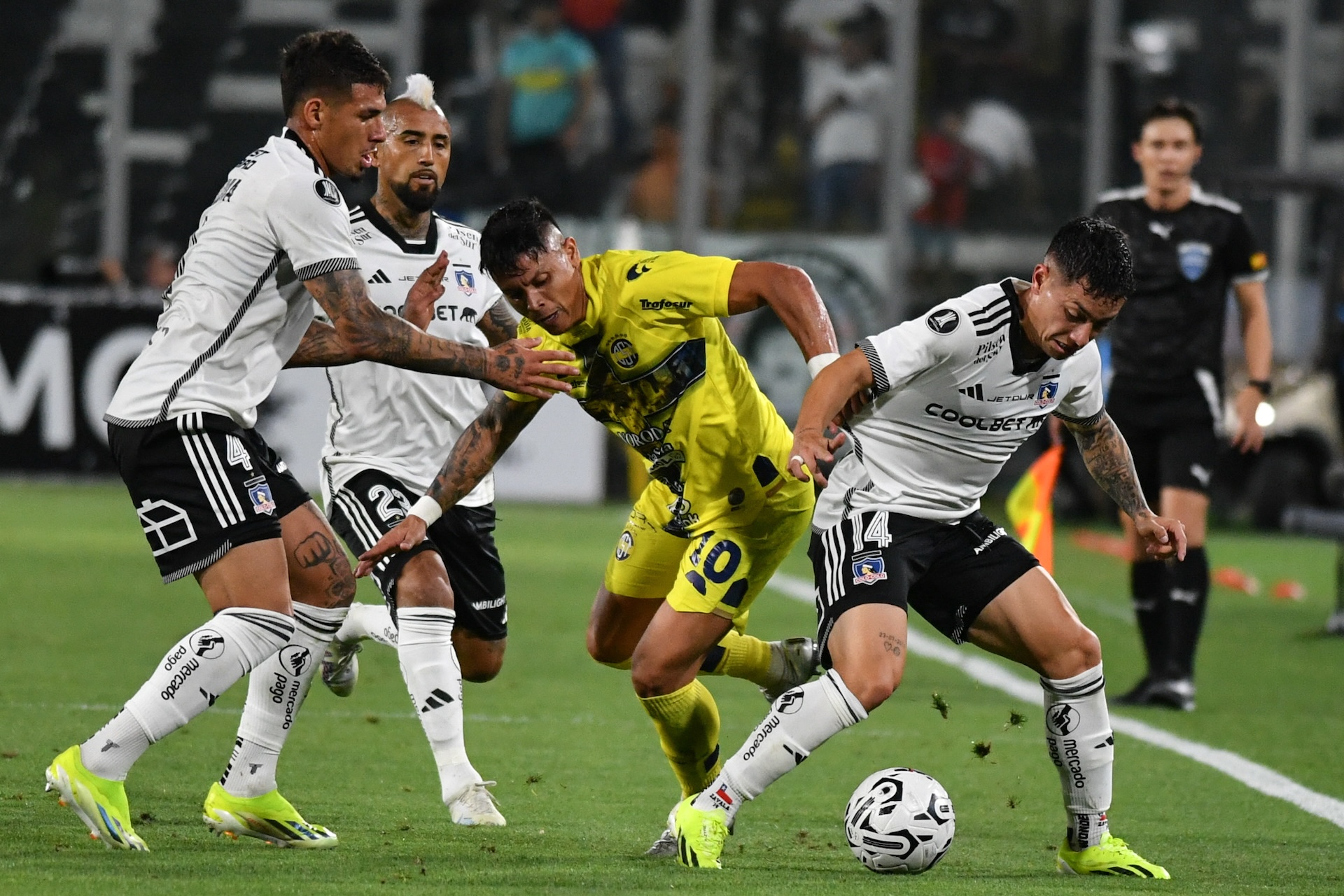 Colo Colo pelea por uno de los mejores cracks del fútbol chileno y no deja partir a joven en mercado de pases