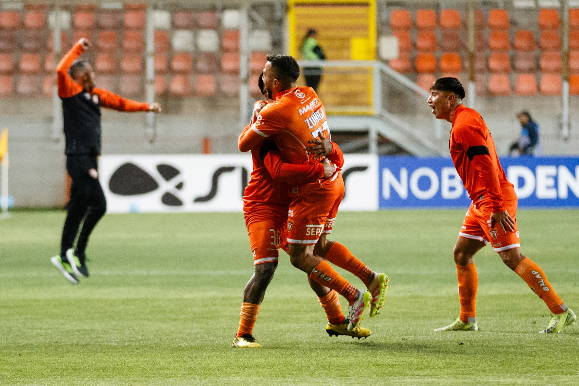 Cobreloa se la juega por retener a gran figura en Primera B y busca repatriar a un hijo pródigo en el mercado de pases