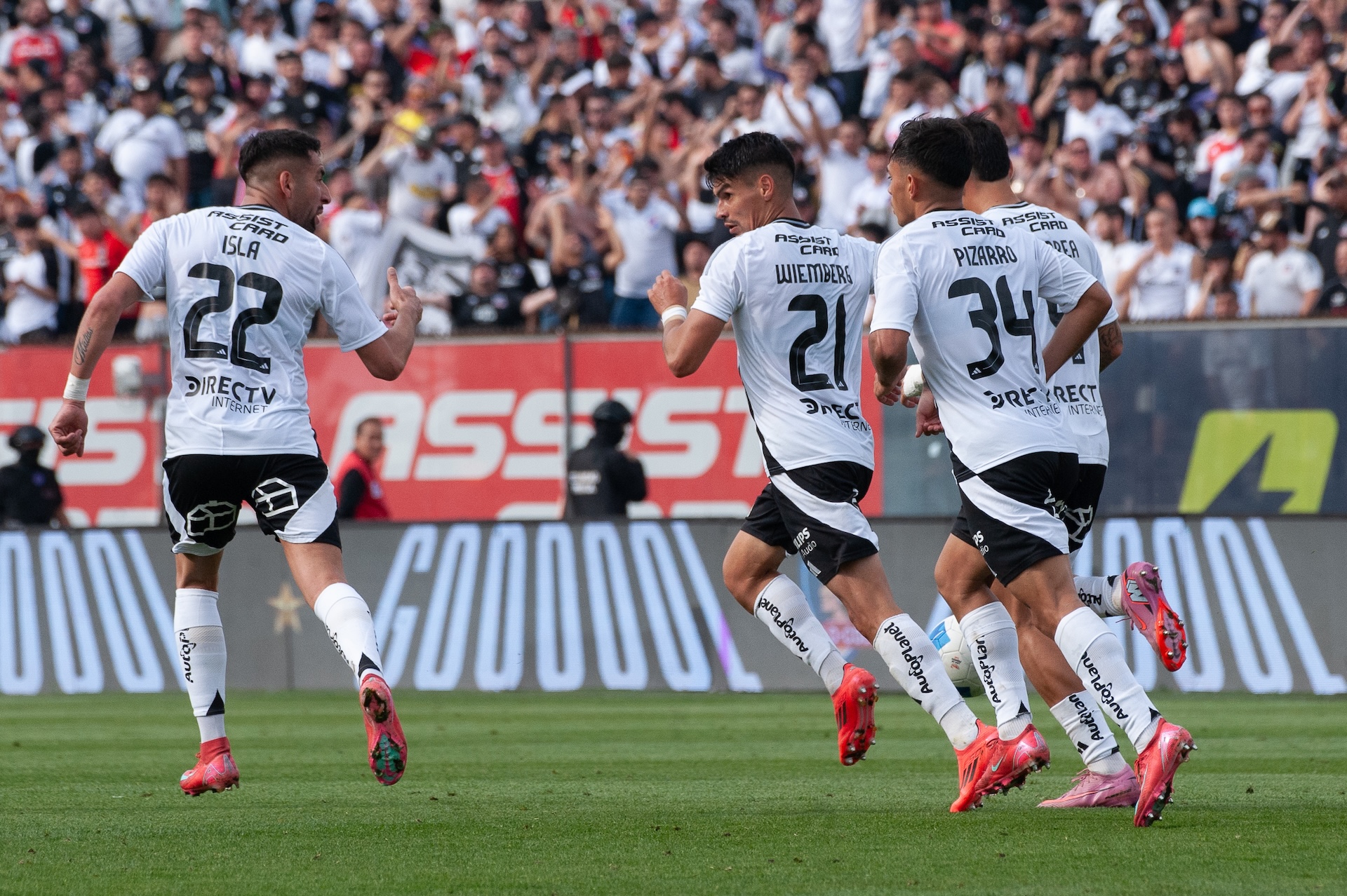Colo Colo se ajusta el cinturón y busca su refuerzo en el mercado de pases del fútbol chileno