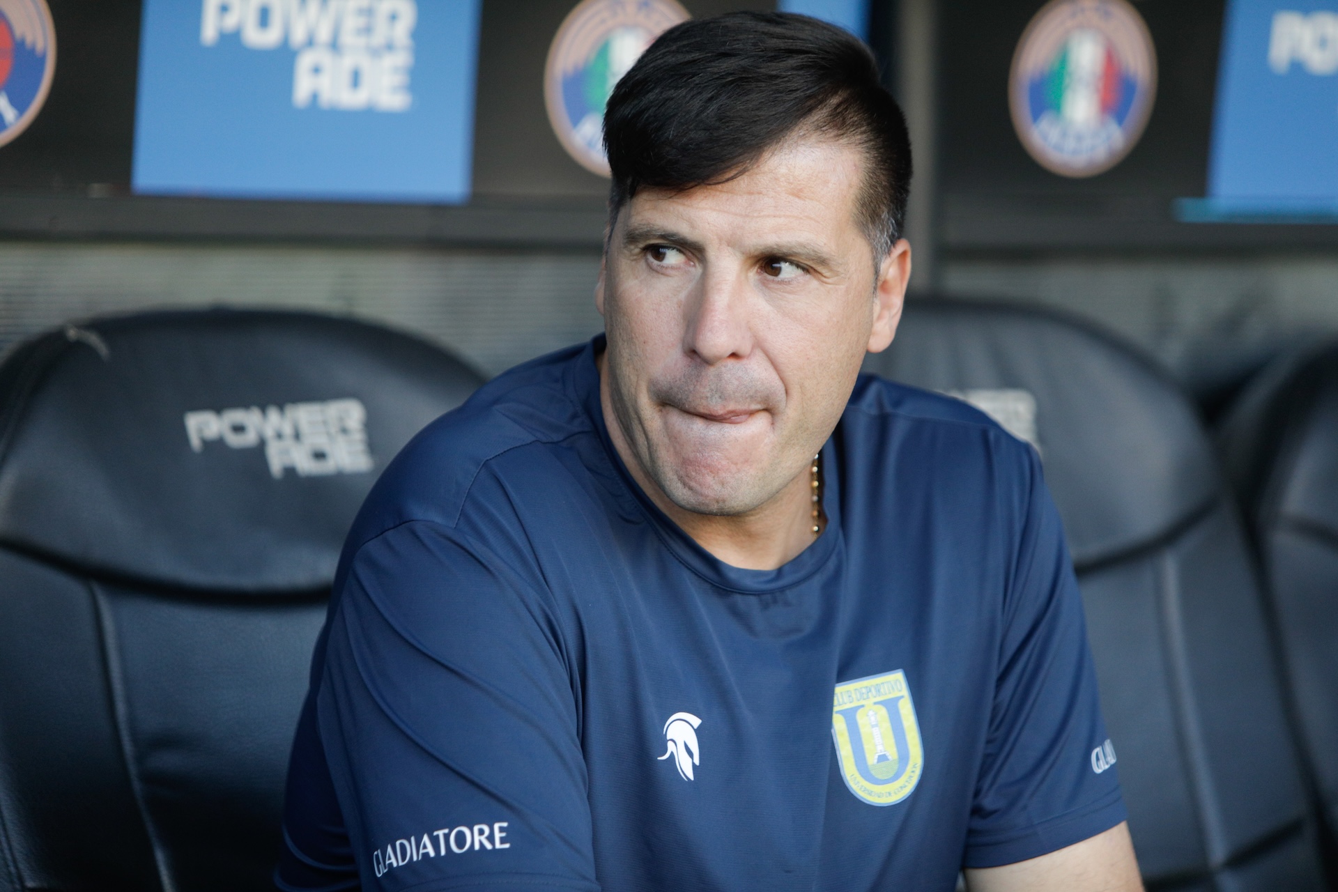 Golpe al mentón para la UdeC: Juan Cruz Real deja de ser el técnico del club en el fútbol chileno