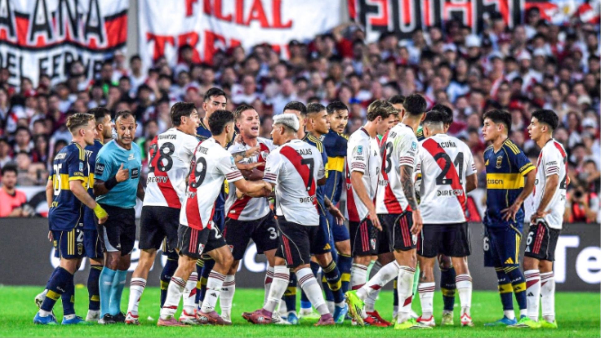 Boca Juniors se impuso en el superclásico del fútbol argentino ante River Plate