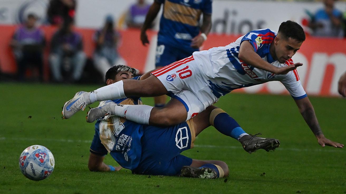 ¿Se queda o se va? Revelan la situación de Lucas Assadi en el mercado de pases de la Universidad de Chile