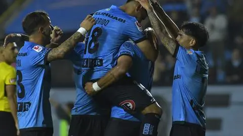 Imagen de Deportes Iquique remece el mercado de pases de Primera B y ya encontró a su salvador en el fútbol chileno
