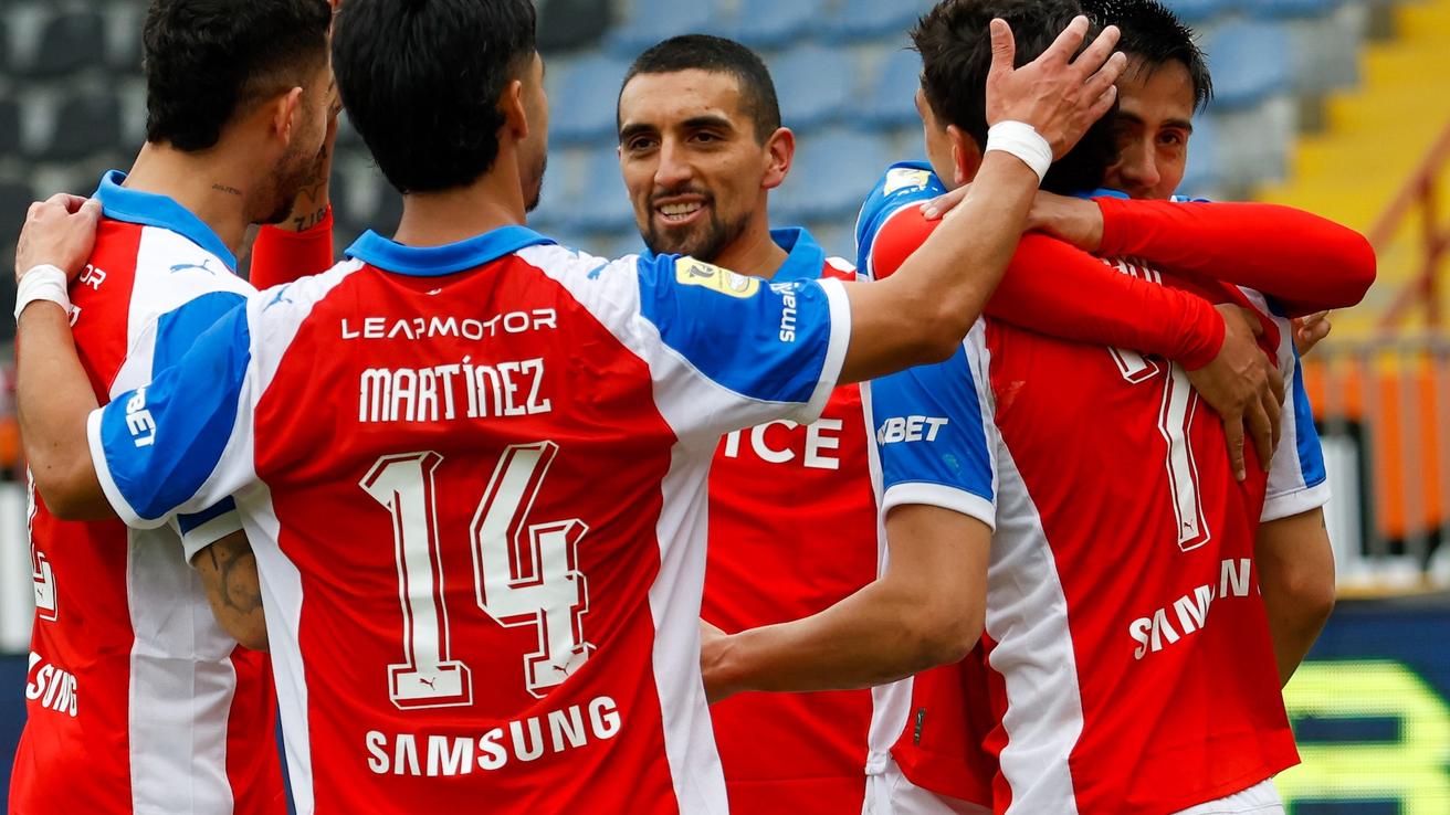 Universidad Católica da paso firme por su primer refuerzo top en el mercado de pases del fútbol chileno