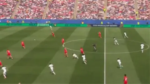 A paso firme: Francia goleó a Noruega y se quedó con el grupo I del Mundial