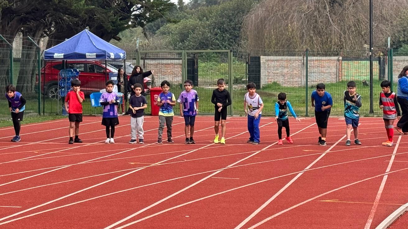 Más de 250 niños y niñas de la región participaron en el primer Festival de Atletismo Promesas del Biobío en Coronel