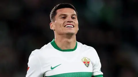 Imagen de ¿Lucas Cepeda asegura su puesto? Ex entrenador del fútbol chileno llega al Elche de España en el mercado de pases