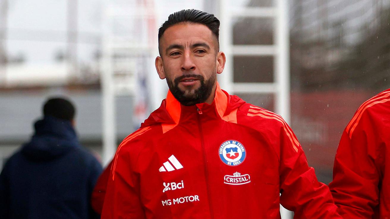 ¿Vuelve? La preparación mundial de Mauricio Isla para volver a ser considerado en el mercado de pases