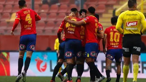 Imagen de Unión Española se juega sus cartas en el mercado de pases con un viejo conocido para volver a Primera División
