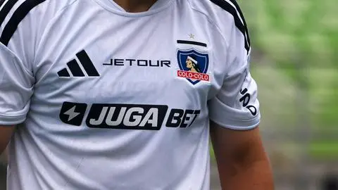 Imagen de Colo Colo se enfoca en sus refuerzos en el mercado de pases: un lateral y una figura top para ganar el título