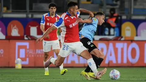 Imagen de Universidad Católica va a la pelea por dos refuerzos top del fútbol chileno en el mercado de pases