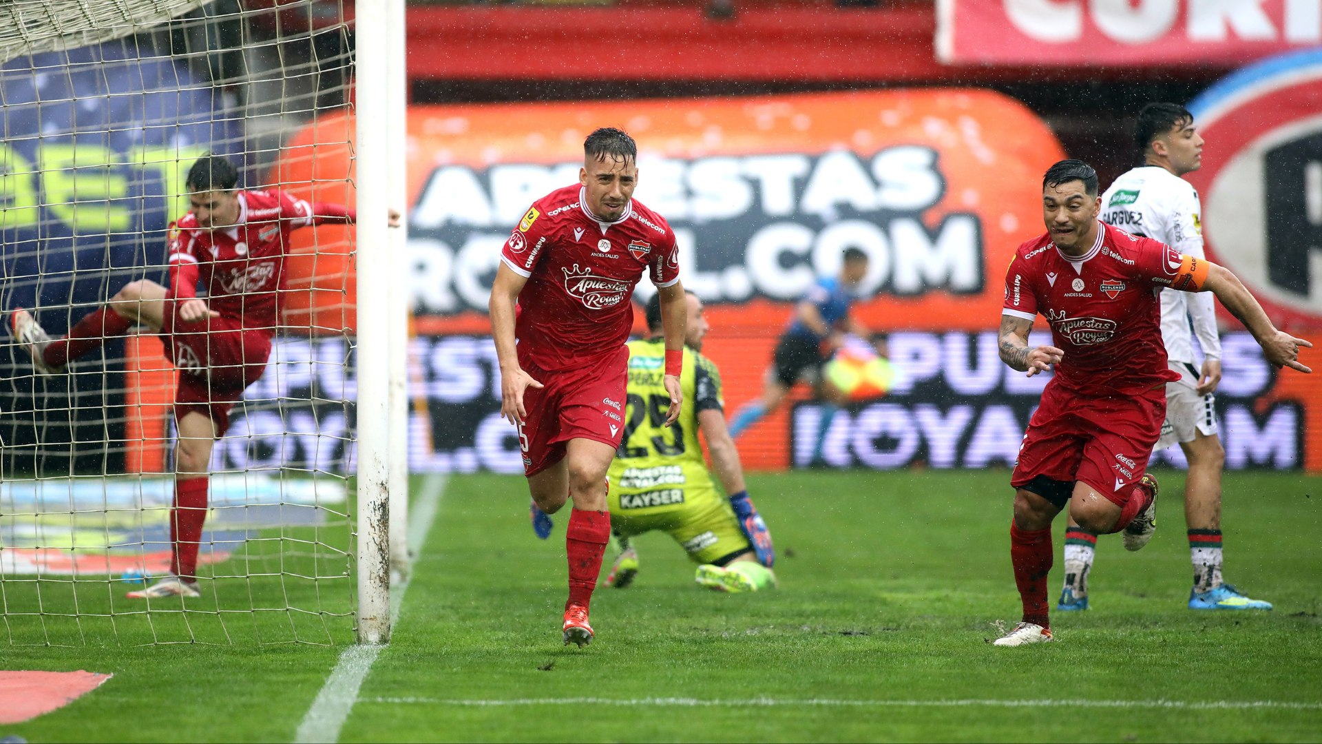 Ñublense derrota a Palestino en duelo marcado por el barro y la lluvia