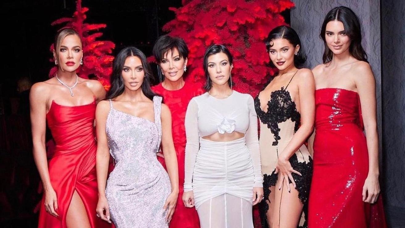 Presentan adelanto de la tercera temporada “The Kardashians”