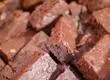 Niña de 13 años llevó brownies con marihuana a la escuela y le convidó a compañeros: Terminaron intoxicados