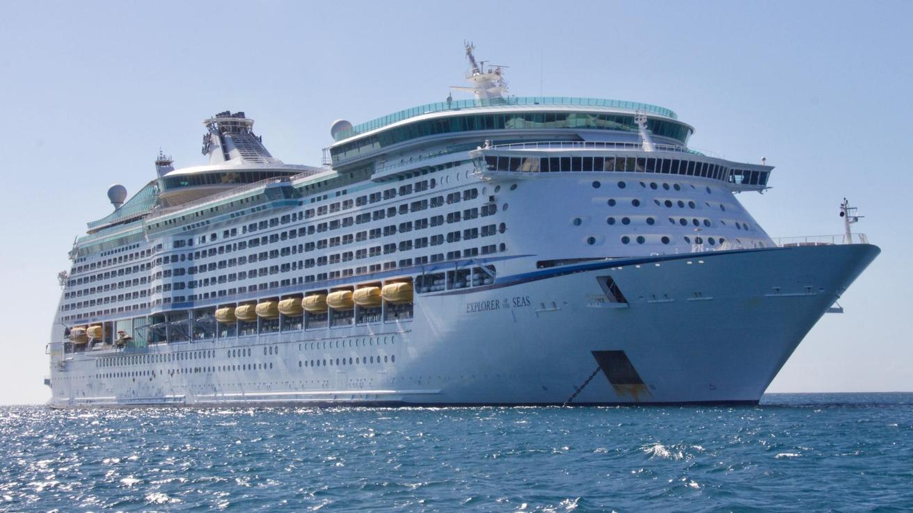 Mujer demandó a crucero por insólito hecho: Guardaron el cuerpo de su esposo en un refrigerador